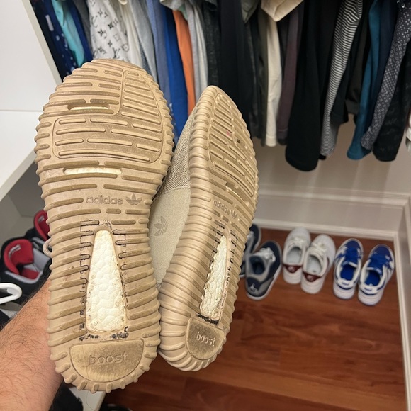 Yeezy 350 tan great condition 100% authentic size 9.5 comes with box - Picture 3 of 3